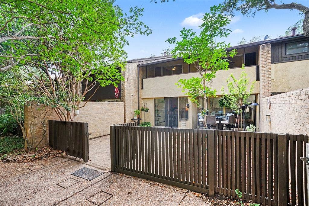 1814 Mojave Place, Irving, TX 75061 1814 Mojave Place, Irving, TX 75061