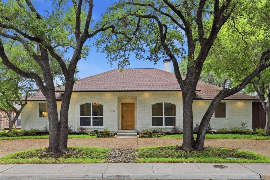 Property photo for 7123 Debbe Drive, Dallas, TX