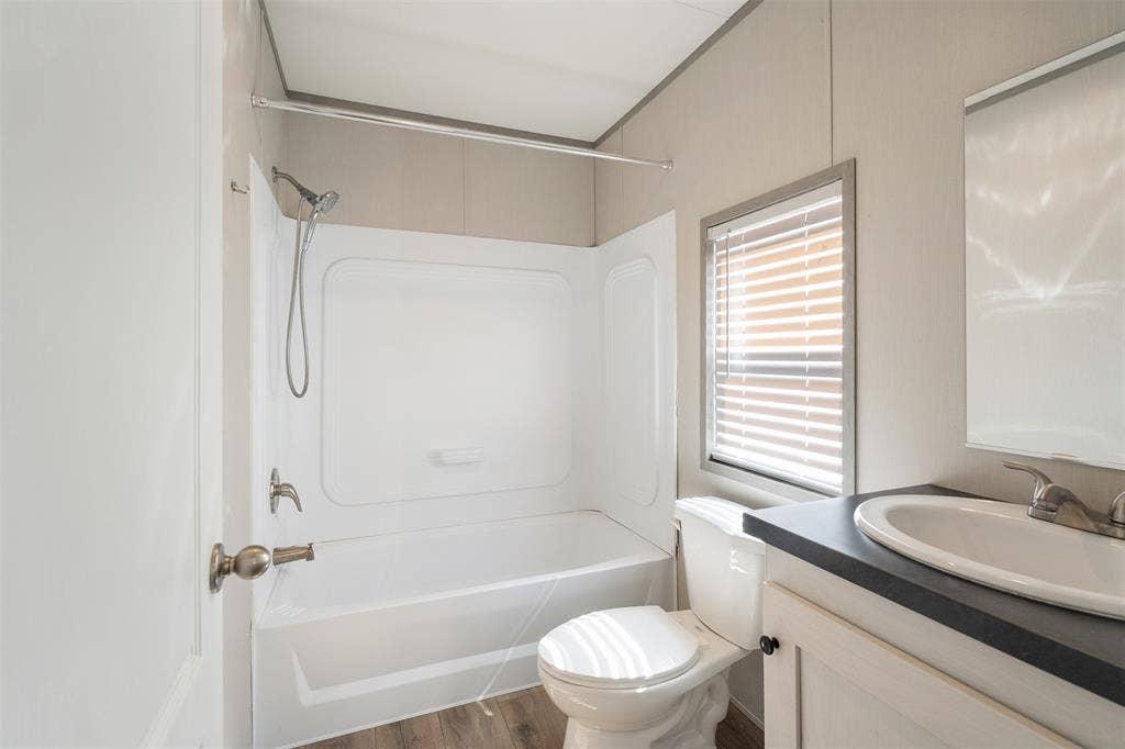 229 Forest Lane Drive, #B, Mabank, TX 75156
