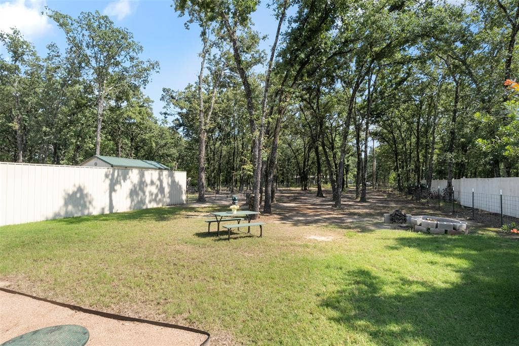 229 Forest Lane Drive, #B, Mabank, TX 75156