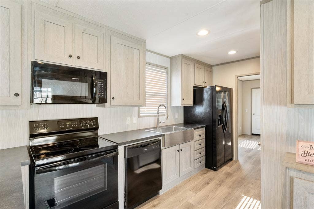 229 Forest Lane Drive, #B, Mabank, TX 75156