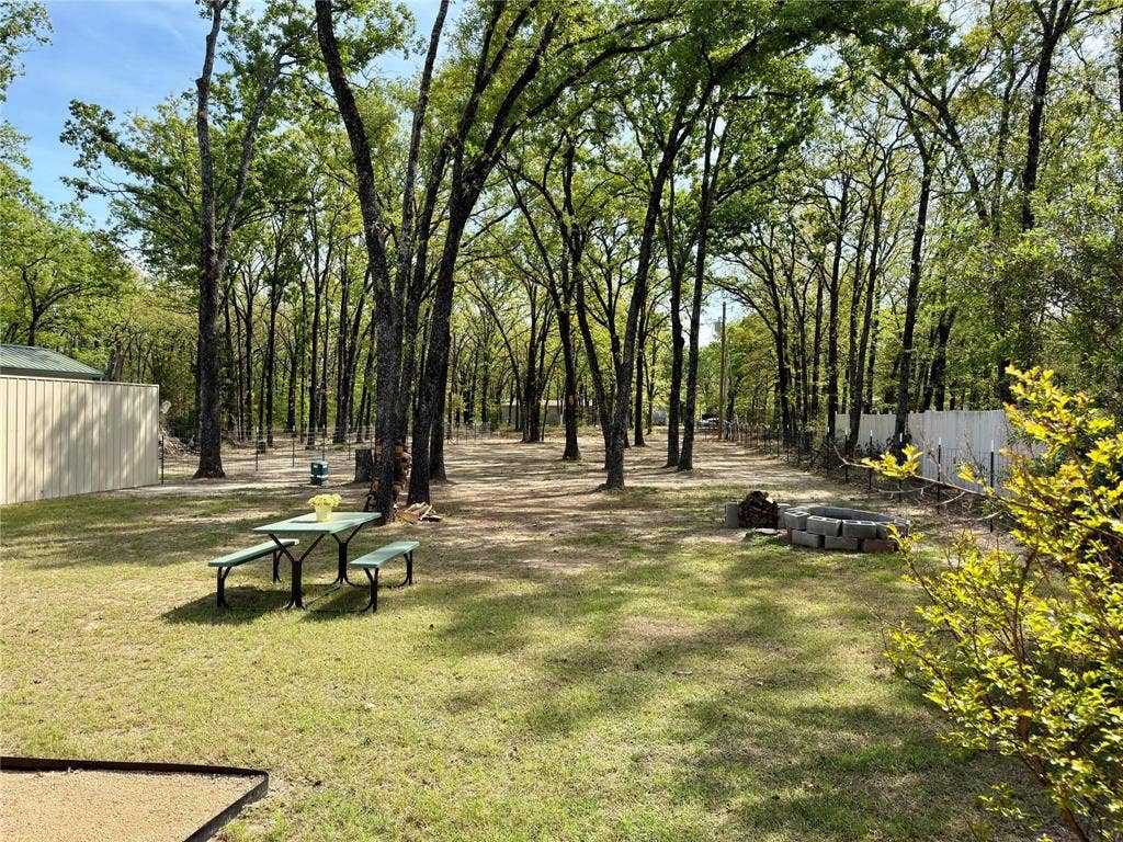229 Forest Lane Drive, #B, Mabank, TX 75156