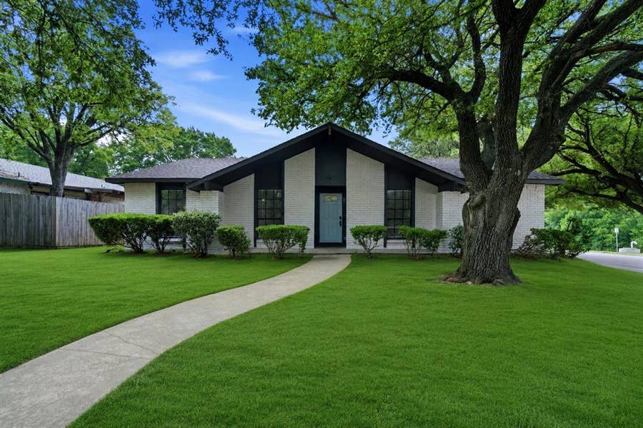 Property photo for 6422 Faircove Circle, Garland, TX