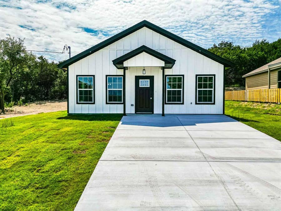 Property photo for 4315 Mountain Hollow Drive, Granbury, TX