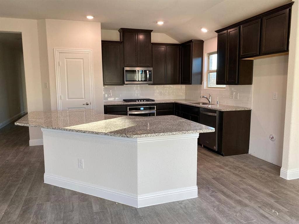 1301 Surrey Street, Melissa, TX 75454 1301 Surrey Street, Melissa, TX 75454