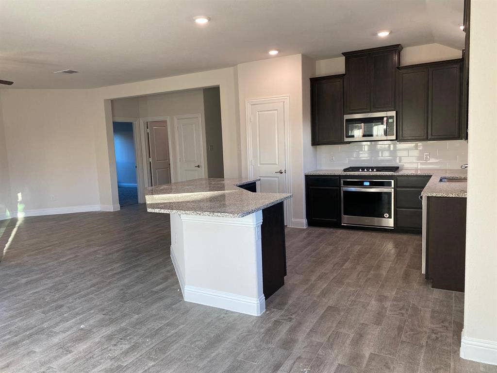 1301 Surrey Street, Melissa, TX 75454 1301 Surrey Street, Melissa, TX 75454