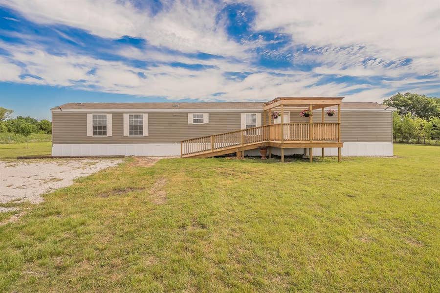 Property photo for 18035 Brookfield Drive, Justin, TX