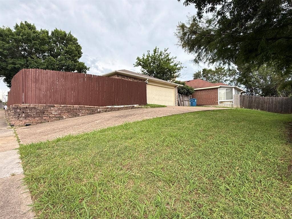 1815 Lombard Street, Garland, TX 75043 1815 Lombard Street, Garland, TX 75043