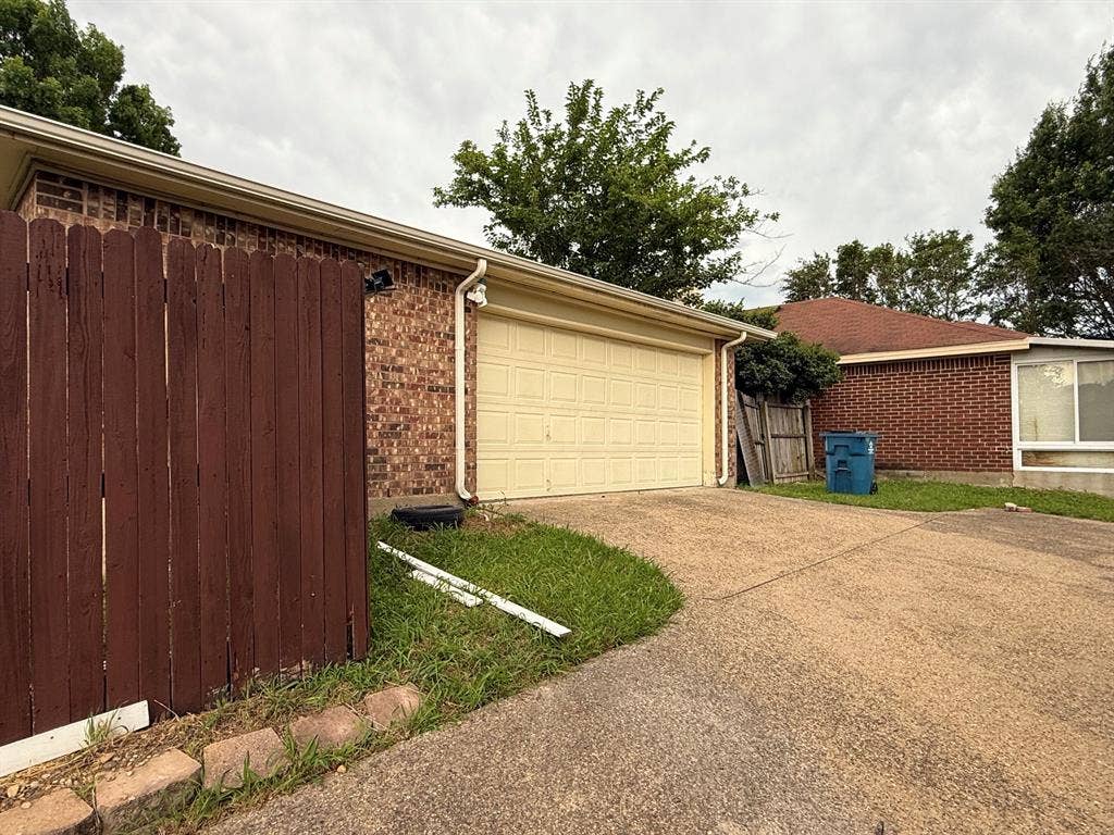 1815 Lombard Street, Garland, TX 75043 1815 Lombard Street, Garland, TX 75043