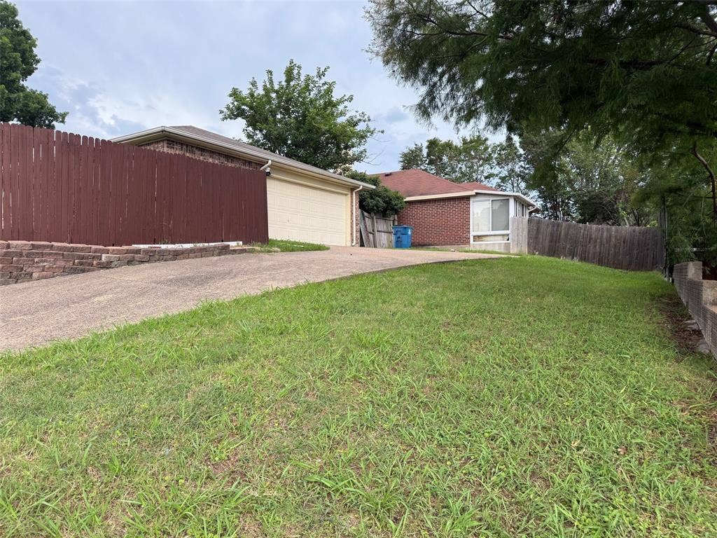 1815 Lombard Street, Garland, TX 75043 1815 Lombard Street, Garland, TX 75043