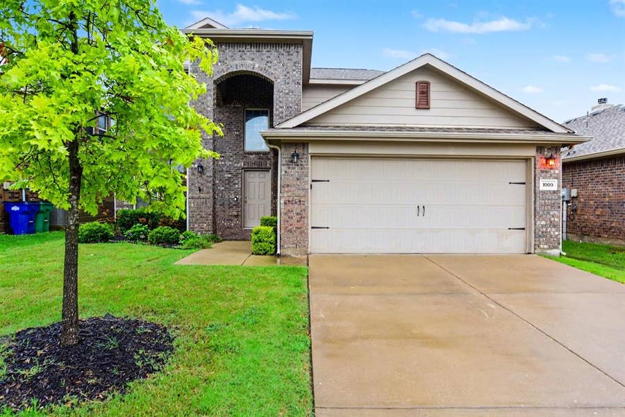 Property photo for 1009 N Churchill Drive, Fate, TX