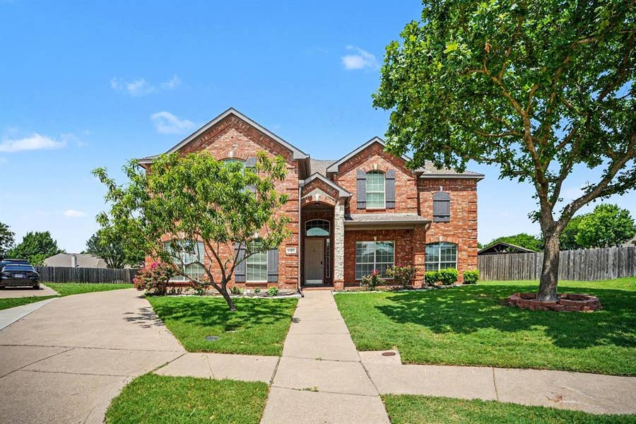 Property photo for 1105 Blaze Court, Midlothian, TX
