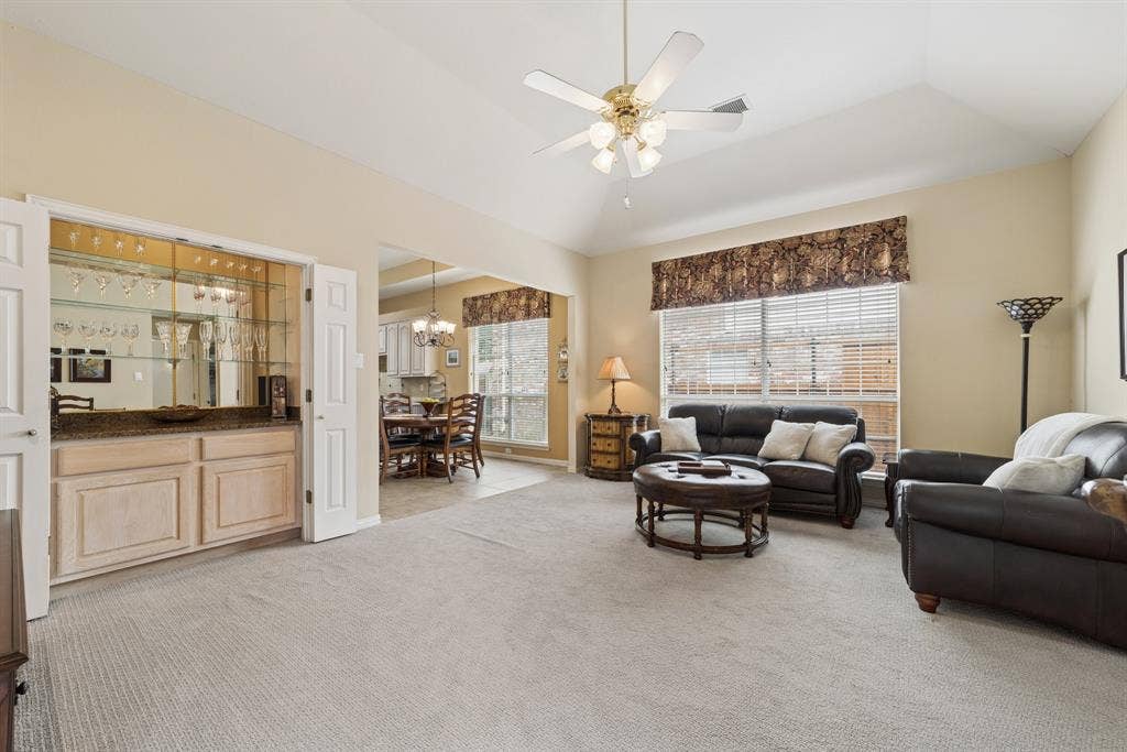 5208 Laser Lane, Plano, TX 75023 5208 Laser Lane, Plano, TX 75023