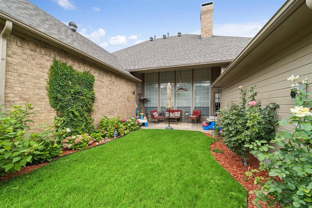 5208 Laser Lane, Plano, TX 75023 5208 Laser Lane, Plano, TX 75023