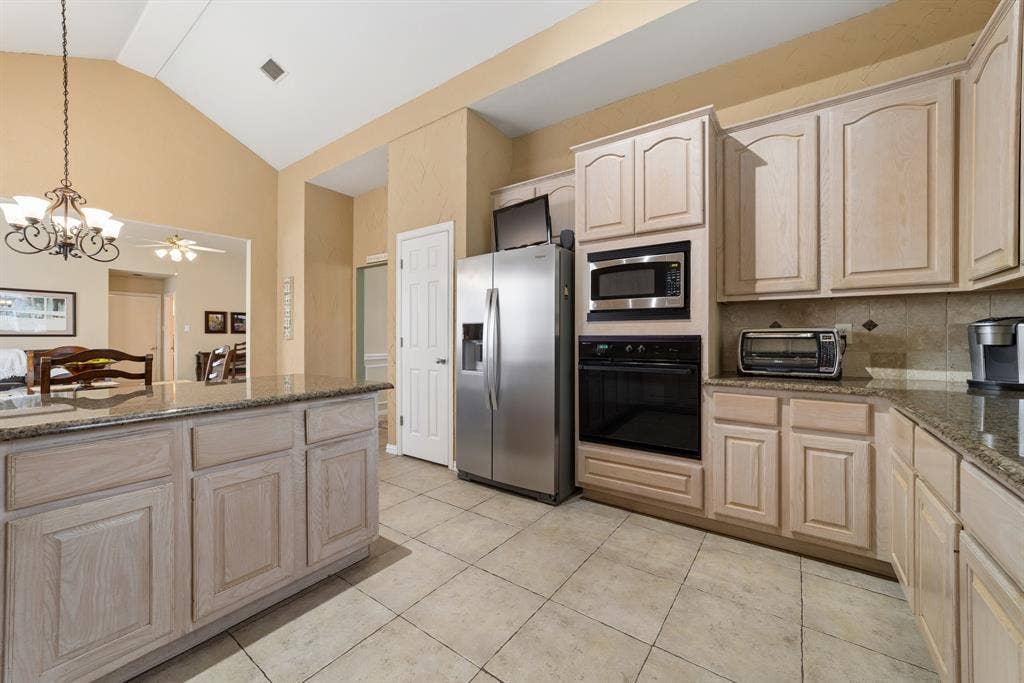 5208 Laser Lane, Plano, TX 75023 5208 Laser Lane, Plano, TX 75023