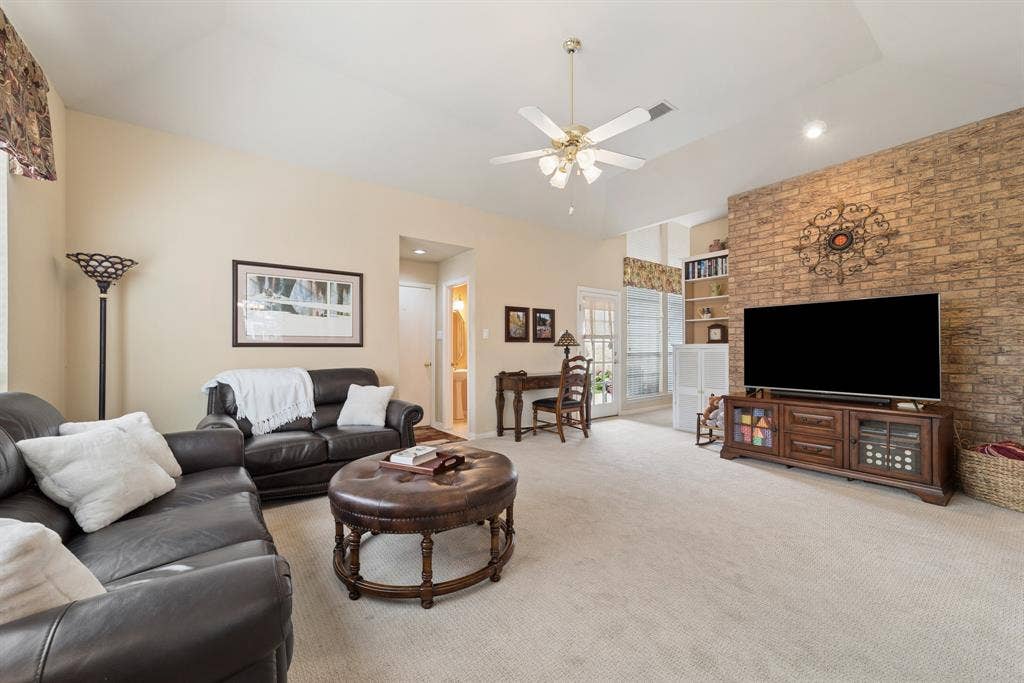 5208 Laser Lane, Plano, TX 75023 5208 Laser Lane, Plano, TX 75023