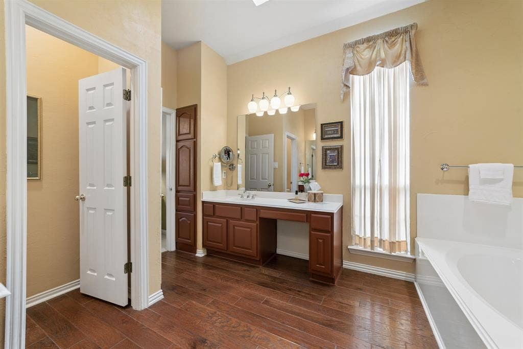 5208 Laser Lane, Plano, TX 75023 5208 Laser Lane, Plano, TX 75023