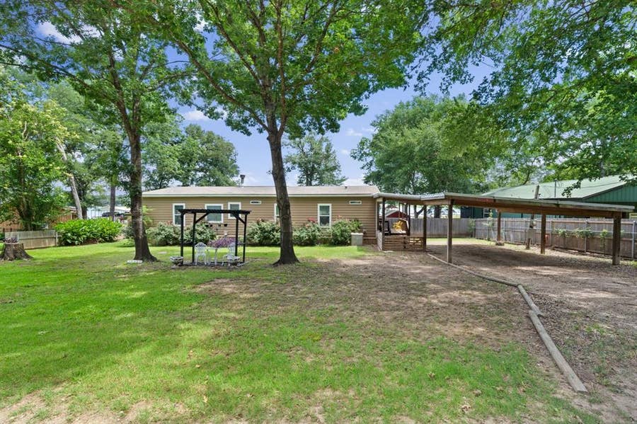 Property photo for 18390 Pine Drive, Eustace, TX