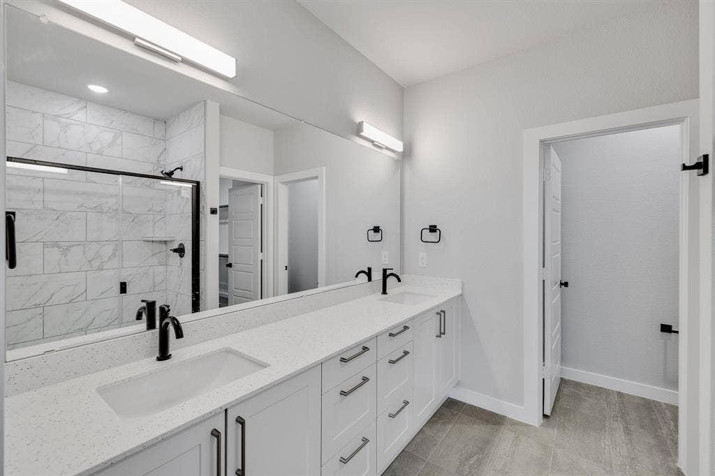 3825 Clovis Street, Midlothian, TX 76065