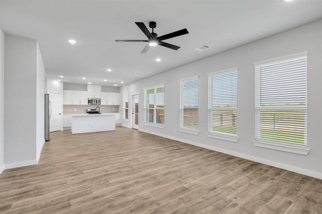 3825 Clovis Street, Midlothian, TX 76065
