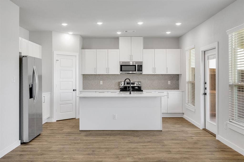 3825 Clovis Street, Midlothian, TX 76065