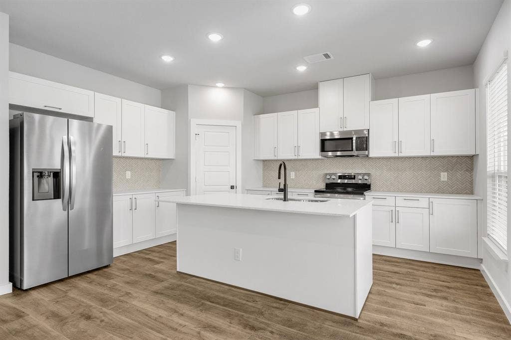 3825 Clovis Street, Midlothian, TX 76065