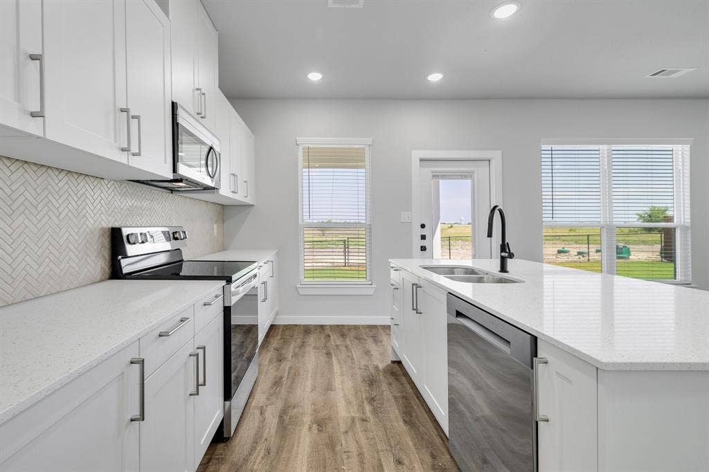 3825 Clovis Street, Midlothian, TX 76065