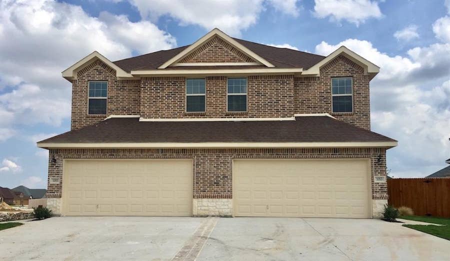 Property photo for 1057 W Sierra Vista Court, Midlothian, TX