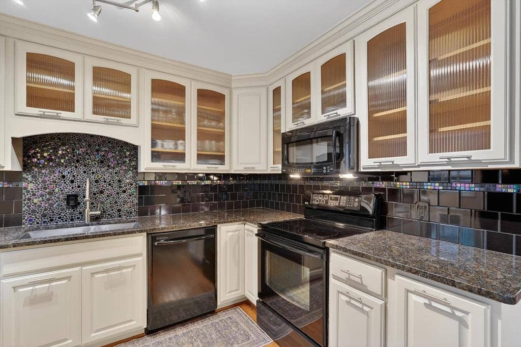 4926 Lahoma Street, Dallas, TX 75235 4926 Lahoma Street, Dallas, TX 75235