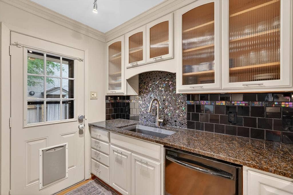 4926 Lahoma Street, Dallas, TX 75235 4926 Lahoma Street, Dallas, TX 75235