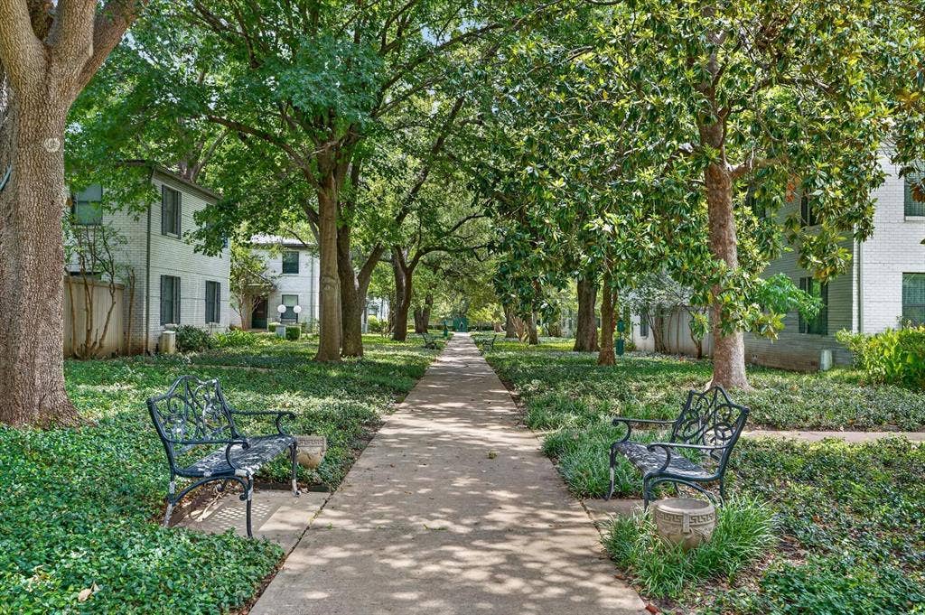 4926 Lahoma Street, Dallas, TX 75235 4926 Lahoma Street, Dallas, TX 75235