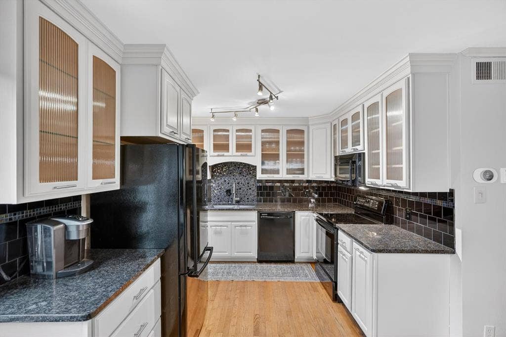 4926 Lahoma Street, Dallas, TX 75235 4926 Lahoma Street, Dallas, TX 75235