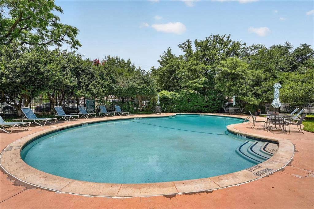 4926 Lahoma Street, Dallas, TX 75235 4926 Lahoma Street, Dallas, TX 75235