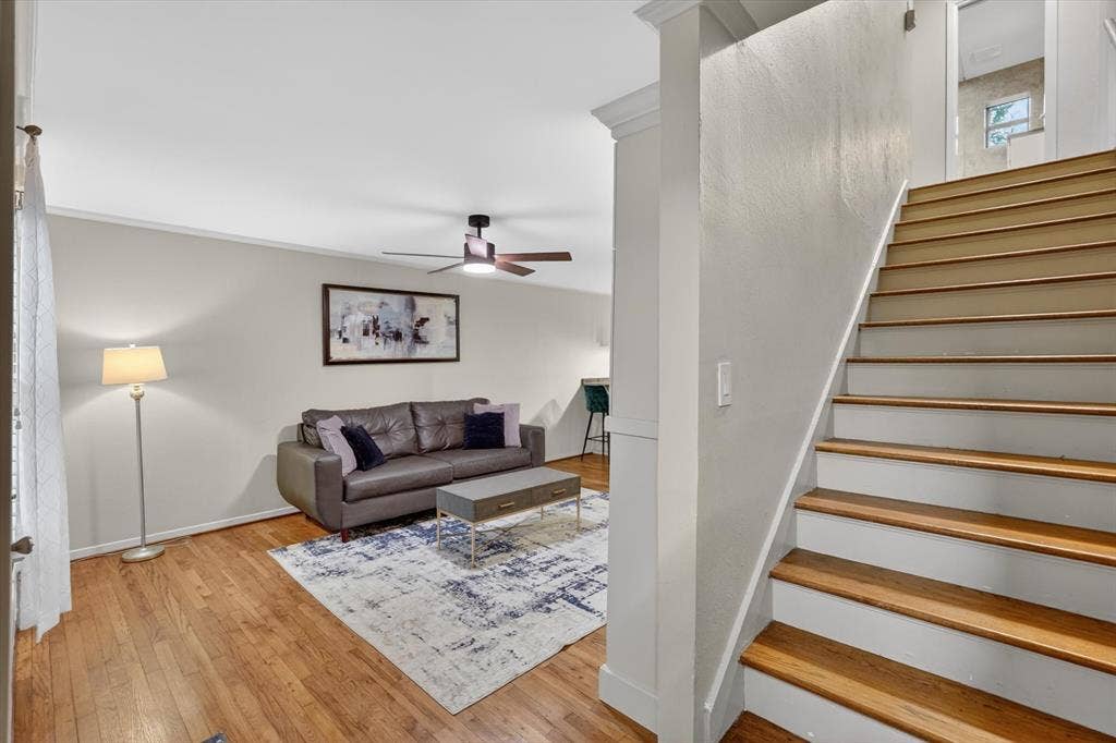 4926 Lahoma Street, Dallas, TX 75235 4926 Lahoma Street, Dallas, TX 75235