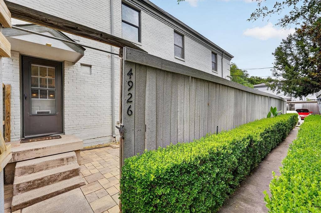 4926 Lahoma Street, Dallas, TX 75235 4926 Lahoma Street, Dallas, TX 75235