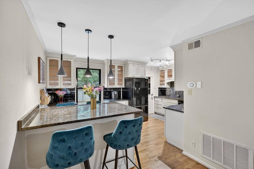 4926 Lahoma Street, Dallas, TX 75235 4926 Lahoma Street, Dallas, TX 75235