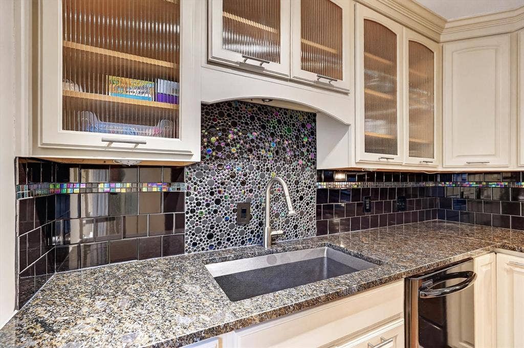 4926 Lahoma Street, Dallas, TX 75235 4926 Lahoma Street, Dallas, TX 75235