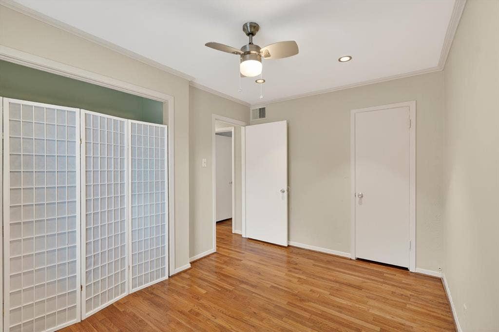 4926 Lahoma Street, Dallas, TX 75235 4926 Lahoma Street, Dallas, TX 75235