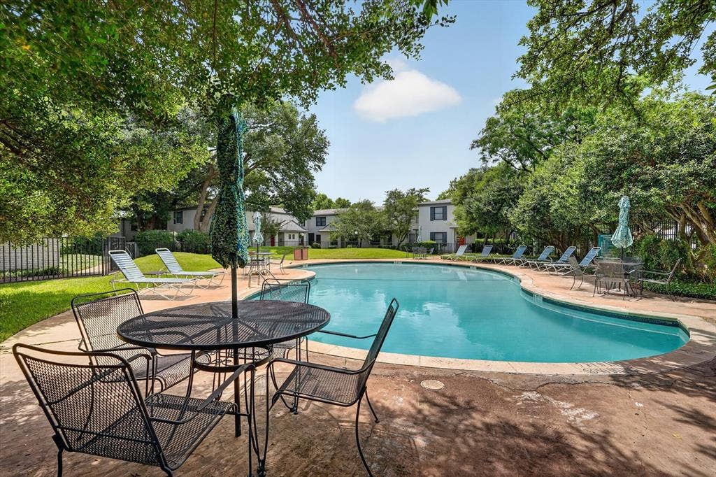 4926 Lahoma Street, Dallas, TX 75235 4926 Lahoma Street, Dallas, TX 75235