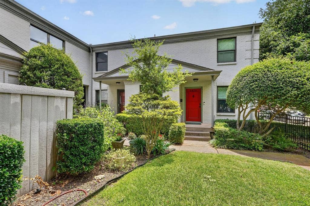4926 Lahoma Street, Dallas, TX 75235 4926 Lahoma Street, Dallas, TX 75235