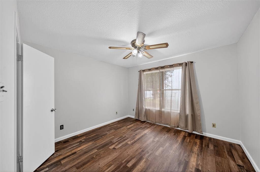 23363 Wateridge Loop, Flint, TX 75762 3 bedrooms