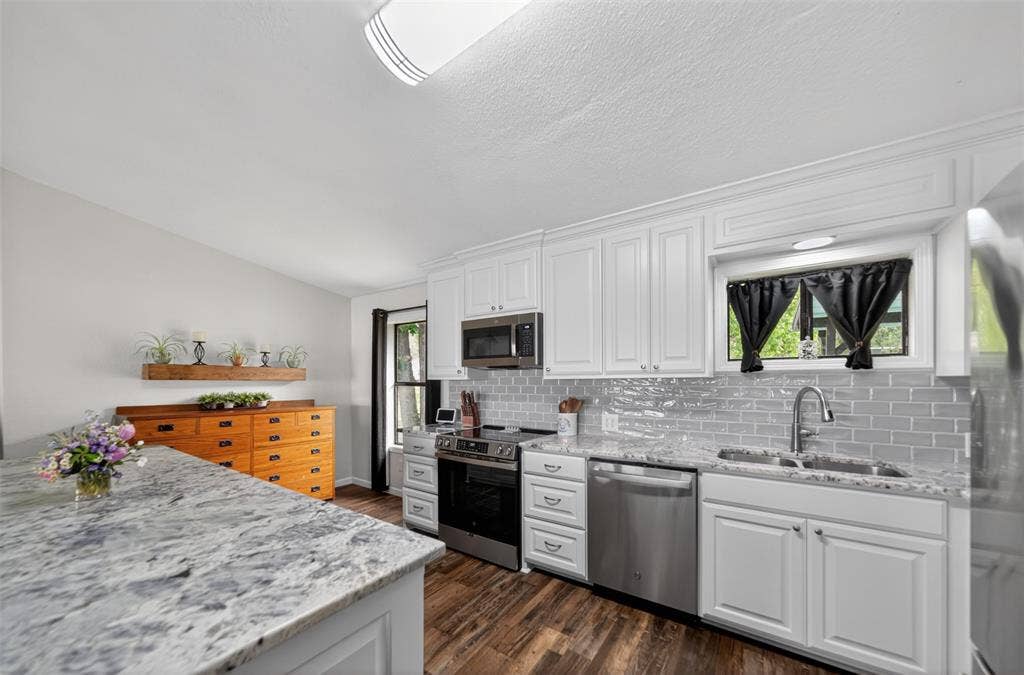 23363 Wateridge Loop, Flint, TX 75762 All New Appliances, refrigerator included