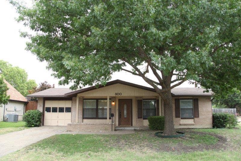 Property photo for 800 Brentwood Lane, Richardson, TX