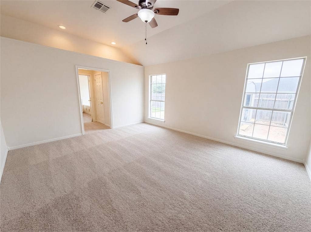 1226 Oakmanor Circle, Hewitt, TX 76643
