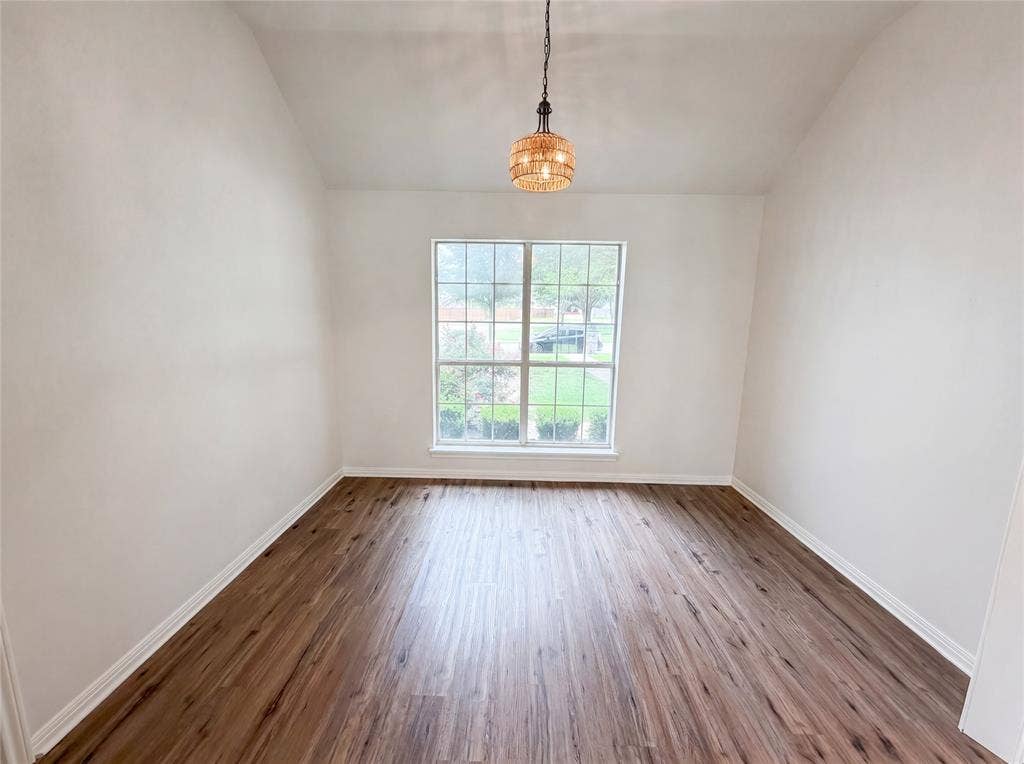 1226 Oakmanor Circle, Hewitt, TX 76643