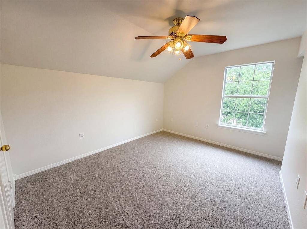 1226 Oakmanor Circle, Hewitt, TX 76643