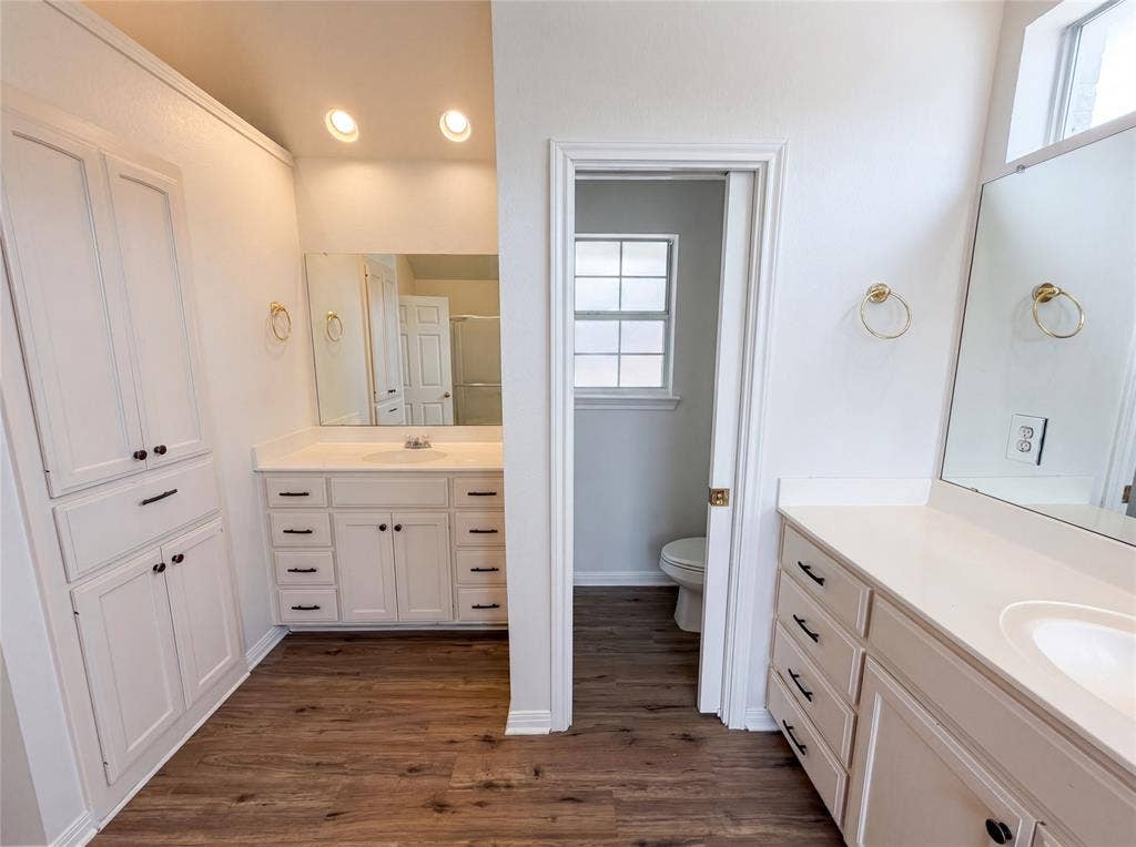 1226 Oakmanor Circle, Hewitt, TX 76643