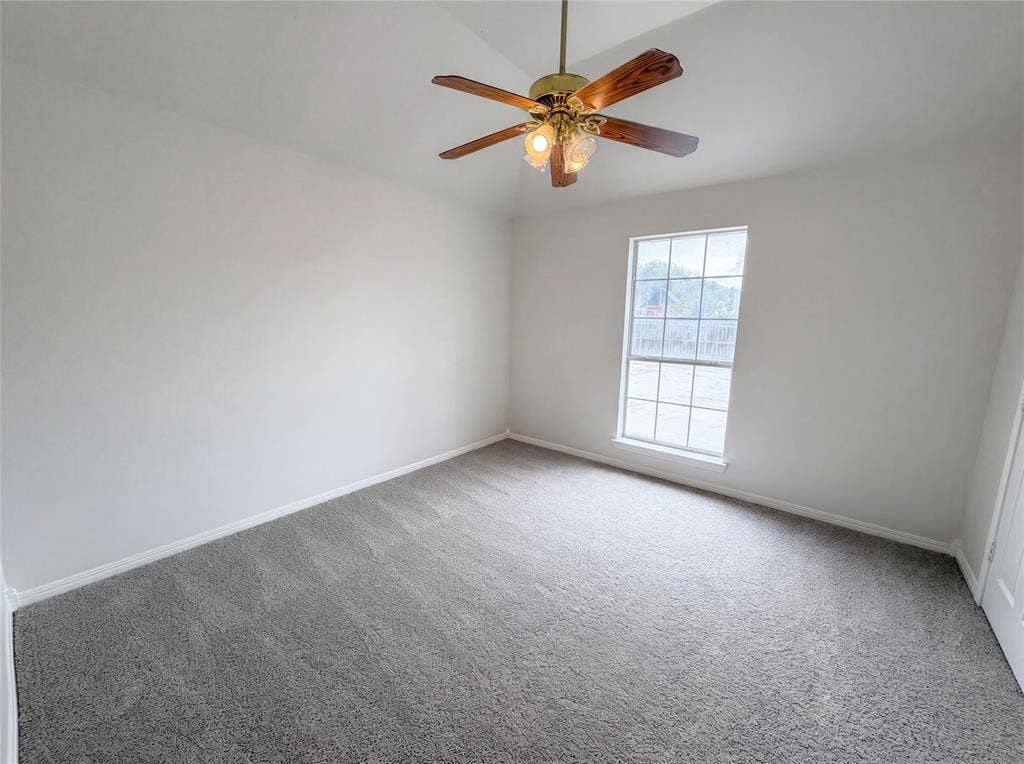 1226 Oakmanor Circle, Hewitt, TX 76643