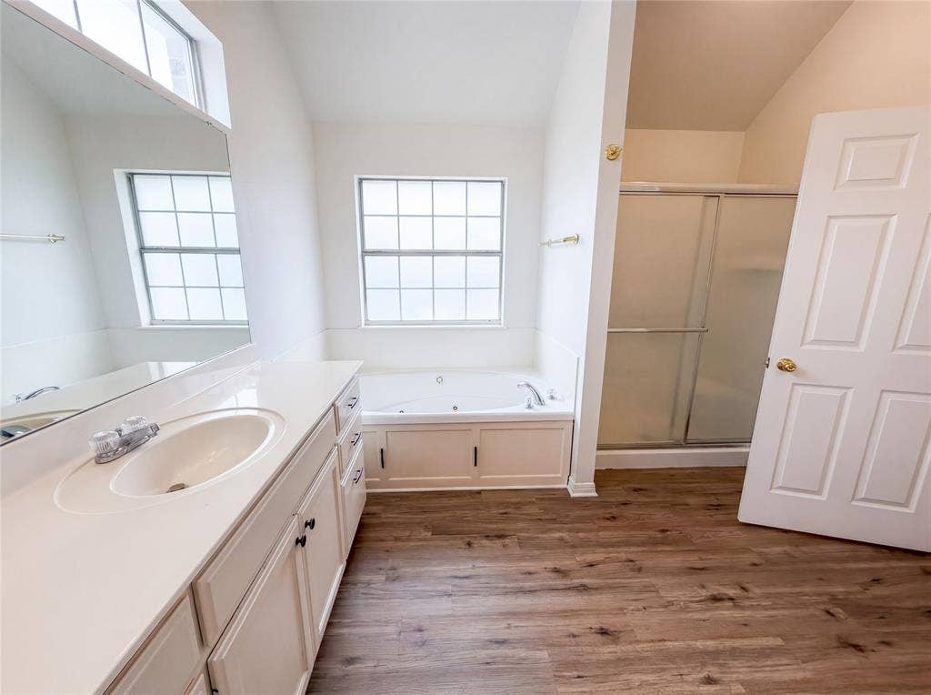 1226 Oakmanor Circle, Hewitt, TX 76643