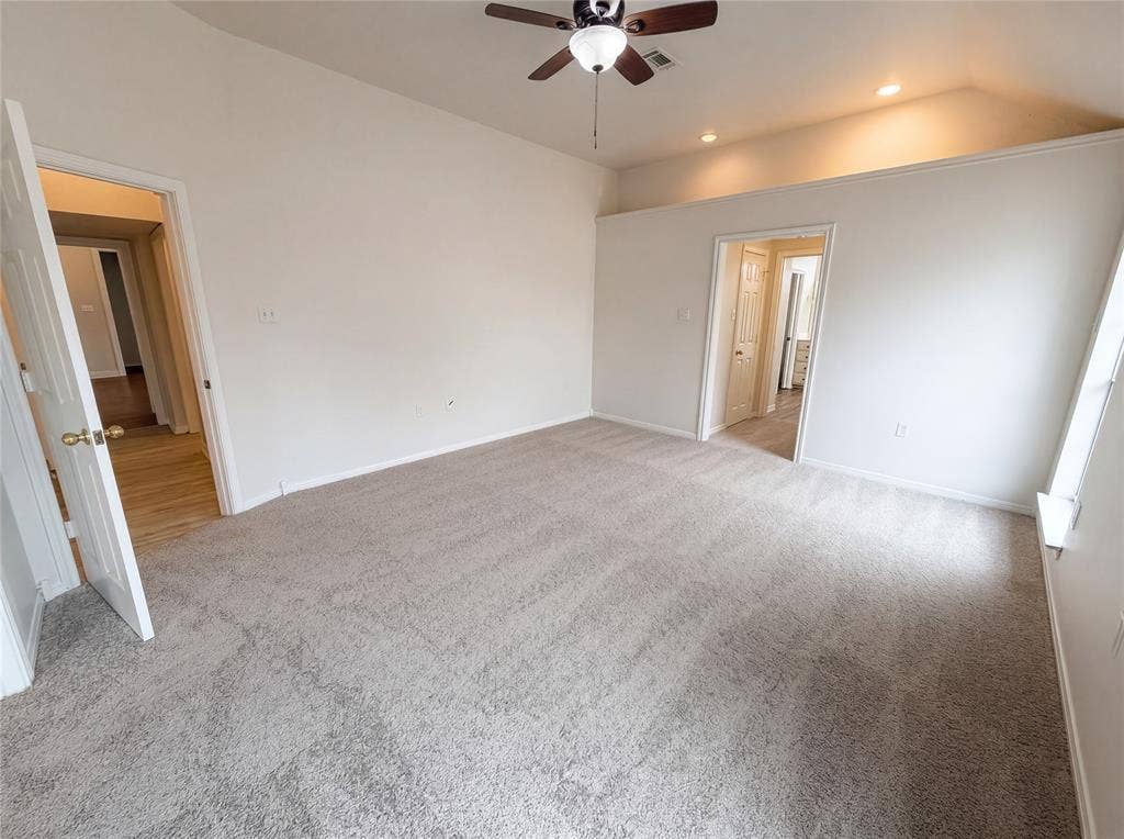 1226 Oakmanor Circle, Hewitt, TX 76643